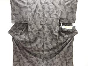 未使用品　石畳模様織り出し本場泥大島紬着物